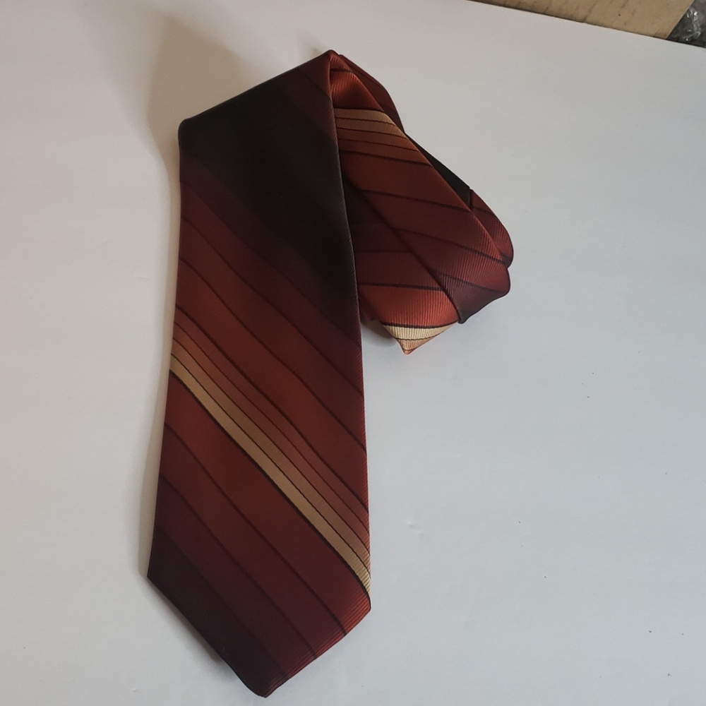 Oscar de la Renta Red Gradient Neck Tie